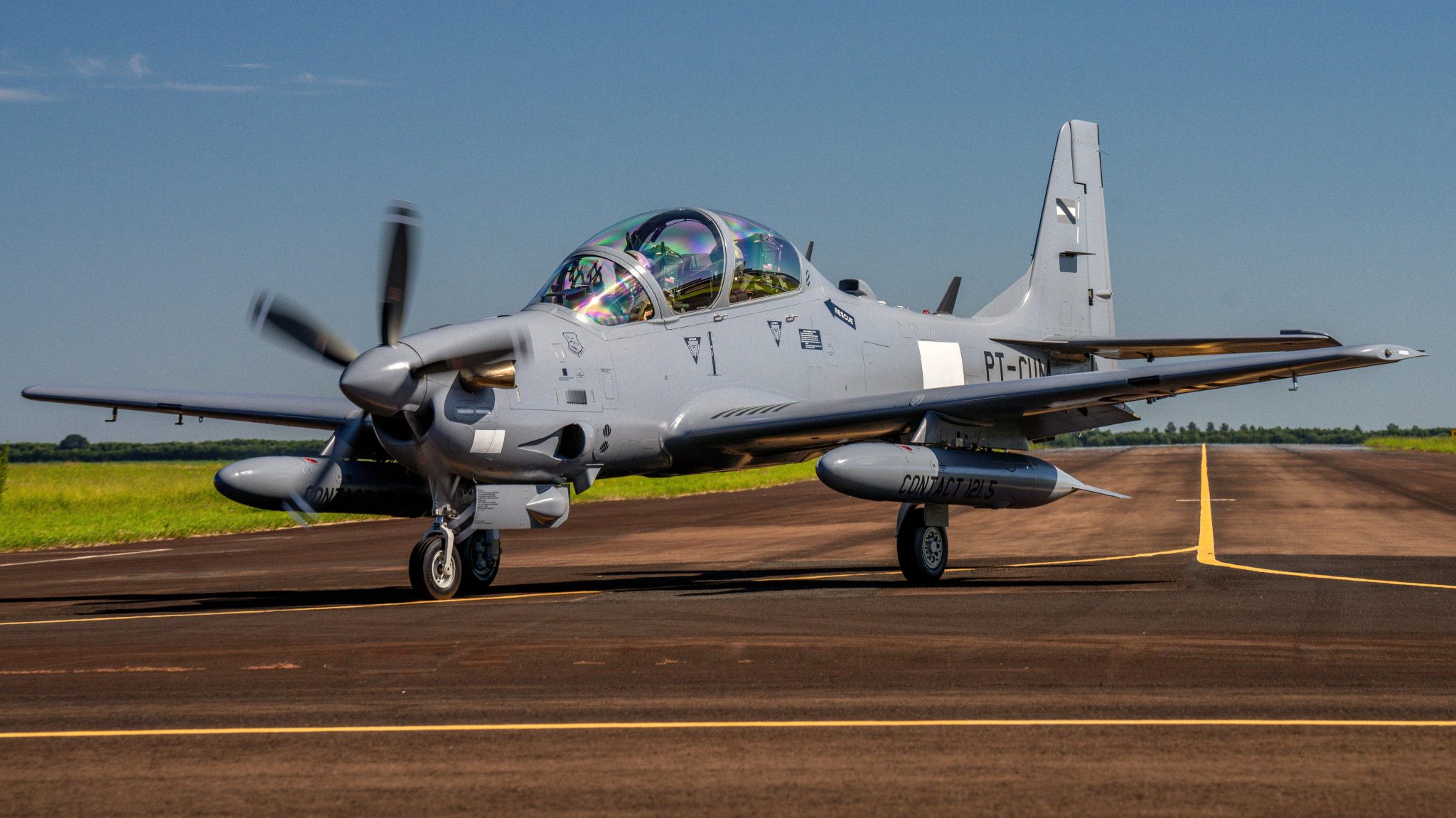Embraer entrega os primeiros Super Tucanos ao Uruguai em contrato que inclui simulador e suporte