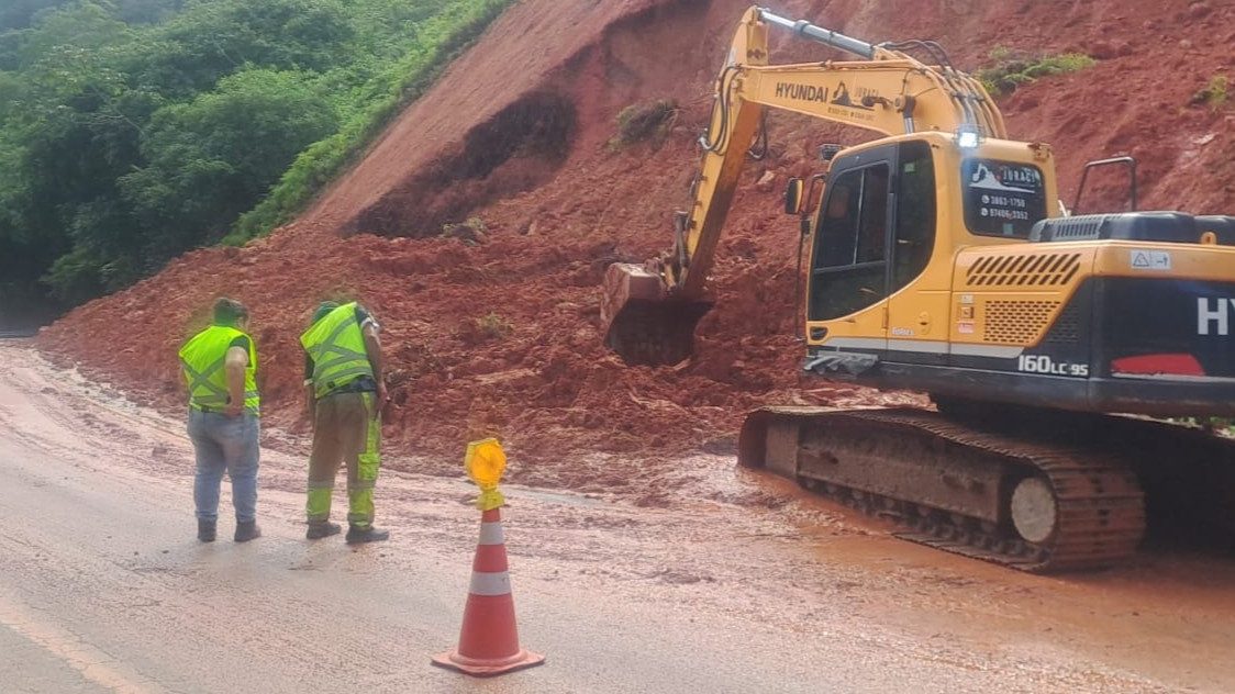 Cemaden alerta para risco de alagamentos e deslizamentos pelas chuvas no Vale