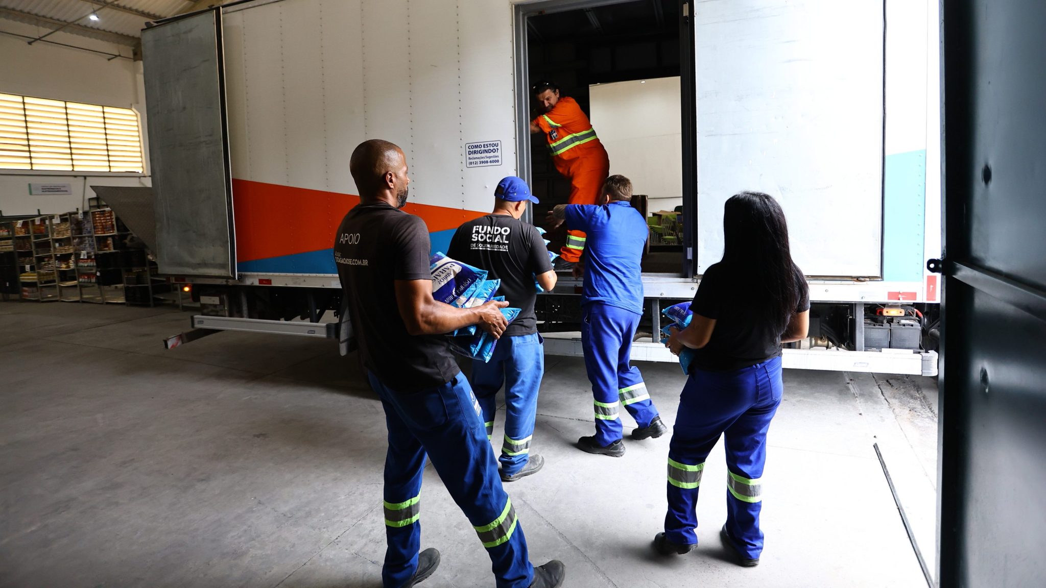 Campanha do Fundo Social de SJC arrecada 27 toneladas em doações para vítimas das chuvas em Minas e no Litoral Norte