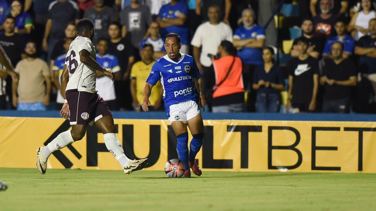 Após eliminação na A2, São José rescinde contrato com quatro jogadores