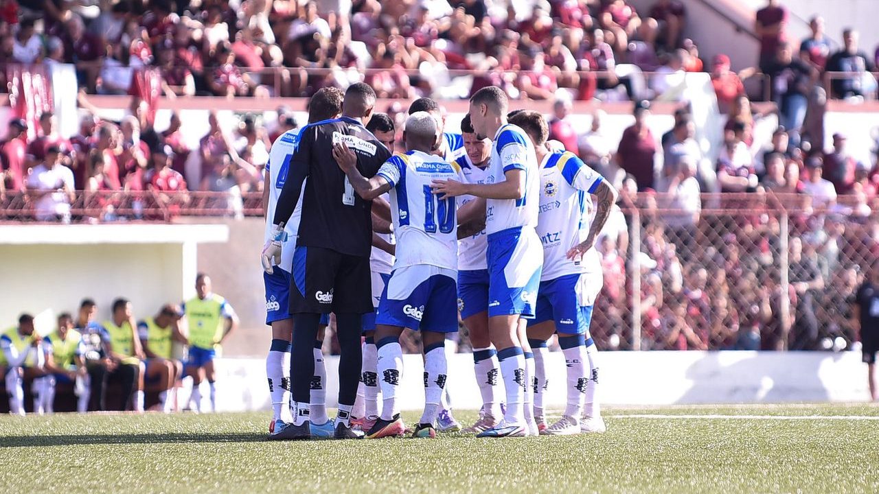 São José anuncia saída de mais seis jogadores após eliminação na Série A2 e chega a 10 dispensas