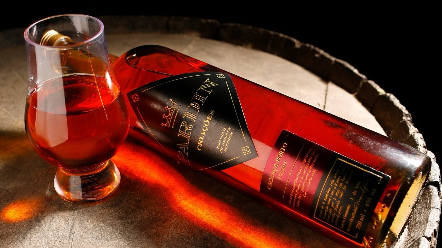 Cachaça de quase R$ 1 mil produzida no Vale fica entre as 25 melhores do país em ranking