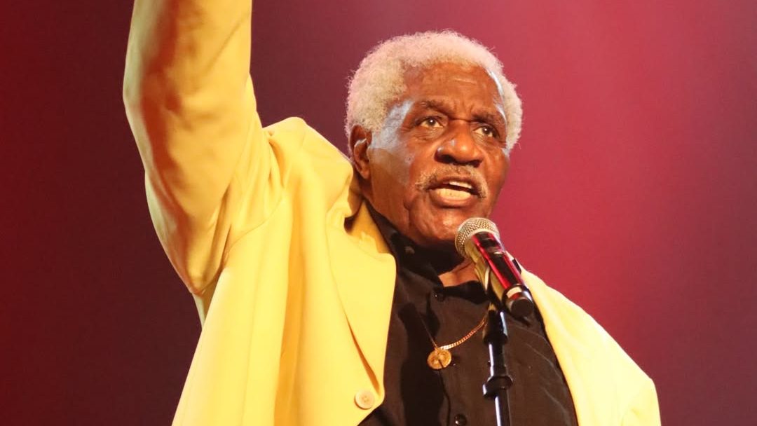 Prestes a completar 96 anos, Tony Tornado se apresenta em show gratuito no Sesc SJC