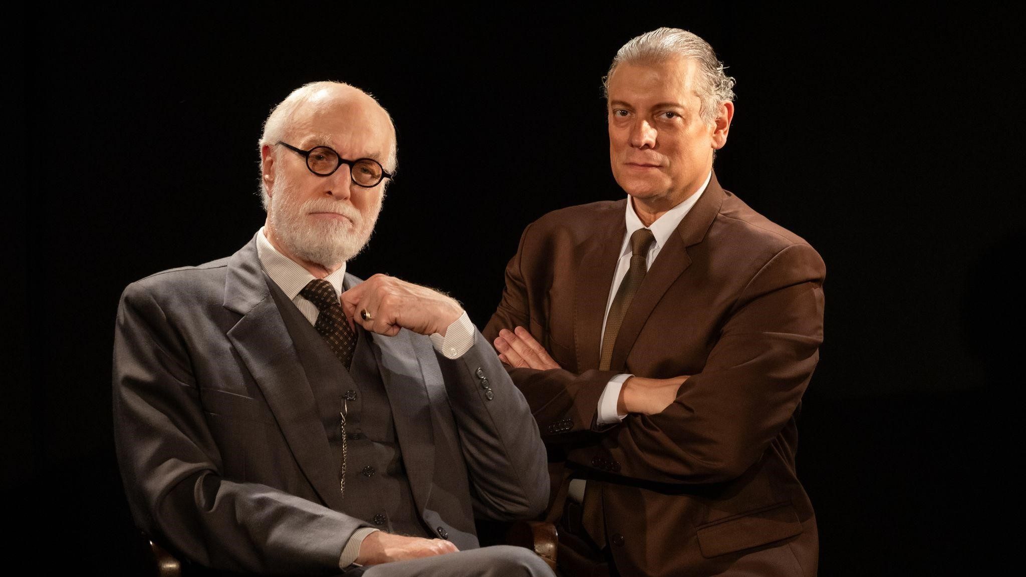 O divã do pai da psicanálise em SJC: Odilon Wagner apresenta ‘A Última Sessão de Freud’ no Teatro Municipal