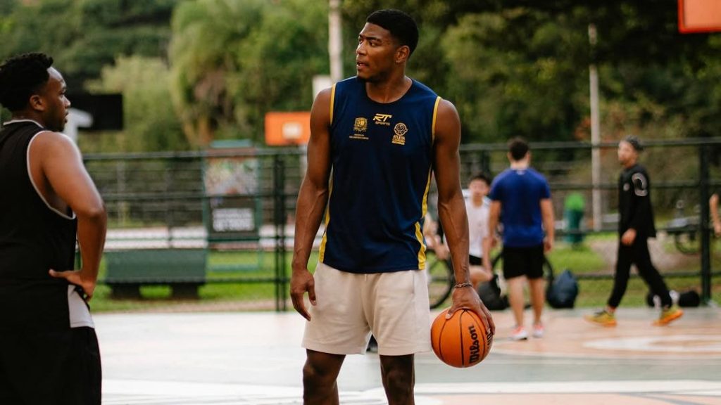 Astro da NBA, Rui Hachimura é visto com camiseta do Atleta Cidadão de SJC