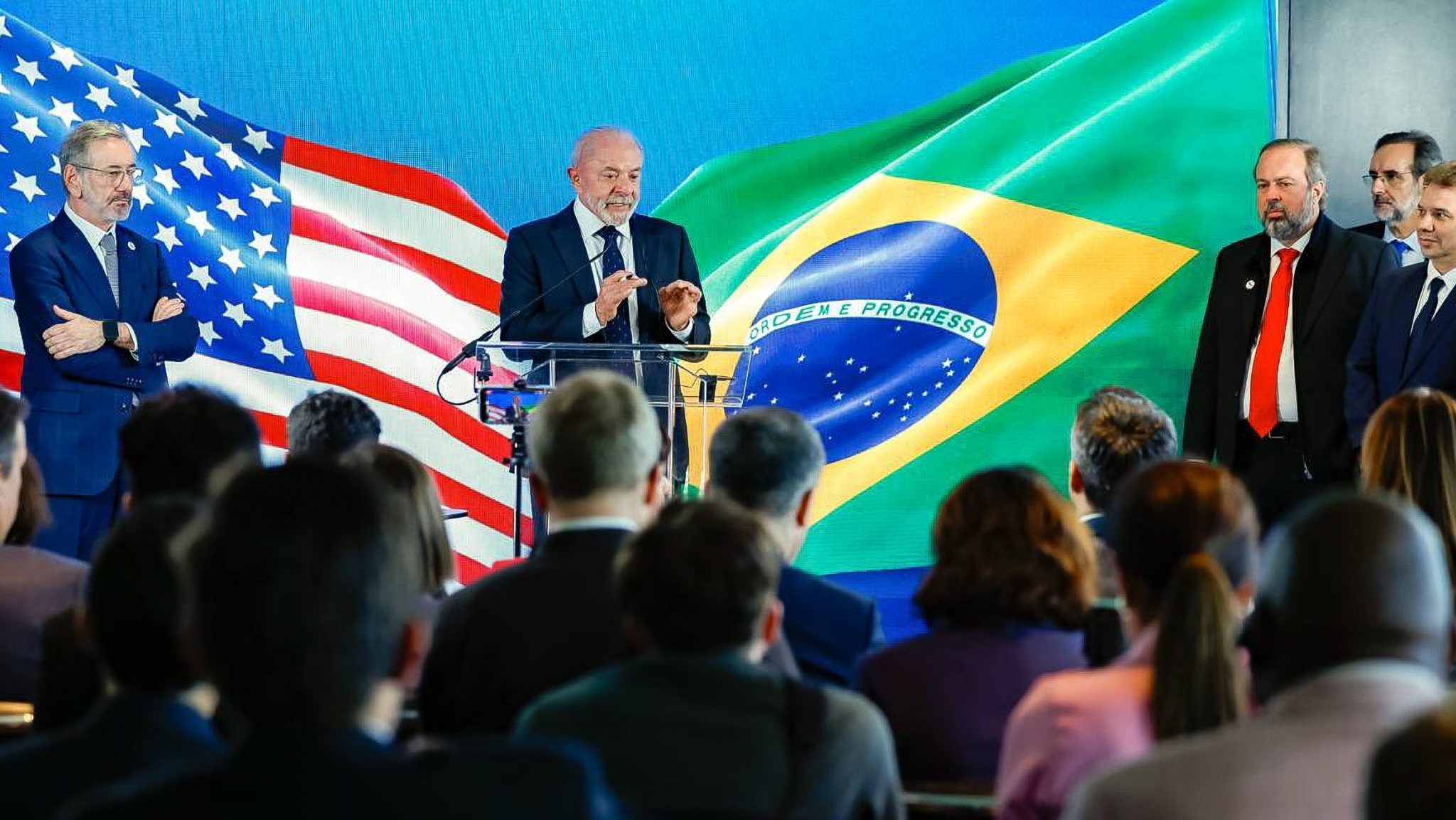 Governo Lula repudia tarifa de 25% dos EUA sobre produtos brasileiros e promete reciprocidade