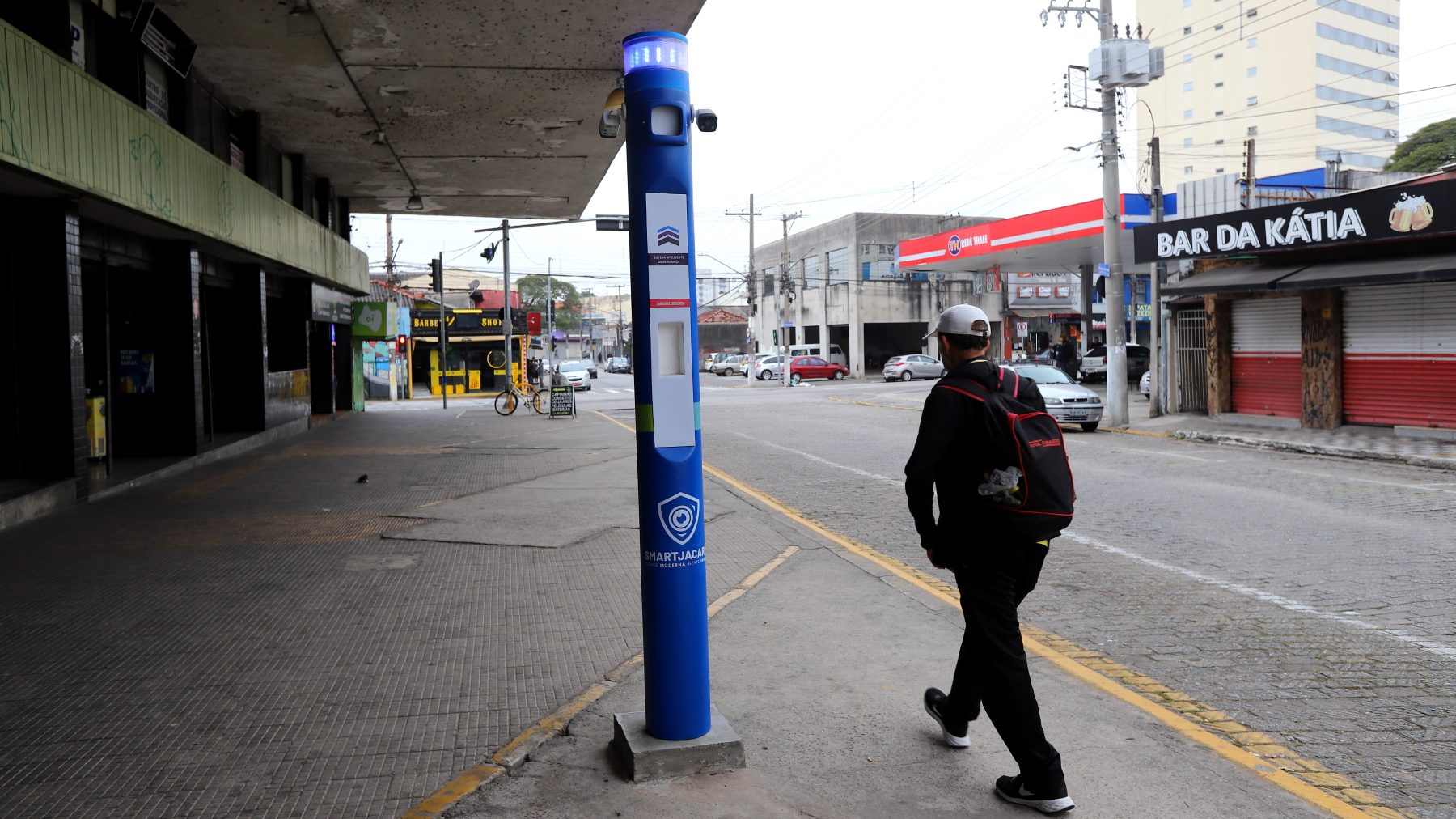 Smart Jacareí: Prefeitura reforça segurança com totem de 7 metros de altura e outros 70 equipamentos de monitoramento