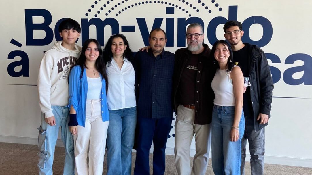 City Tour leva refugiados e imigrantes a conhecerem São José no aniversário de 259 anos