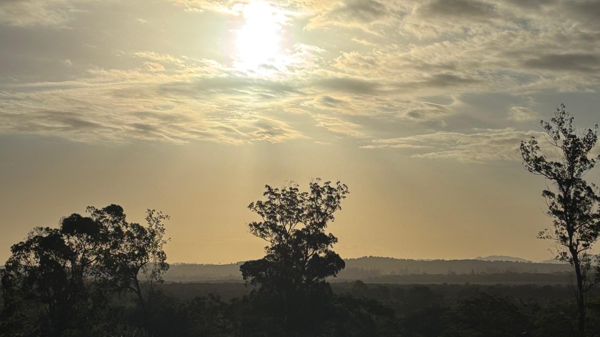 Após dias frias, 'veranico' traz calor acima dos 30°C e tempo seco ao Vale