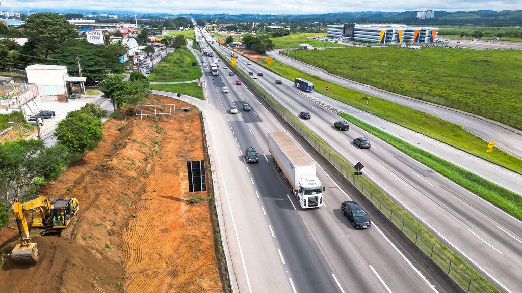 Feriado de Finados deve movimentar mais de 2,7 milhões de veículos nas rodovias do Vale do Paraíba e região