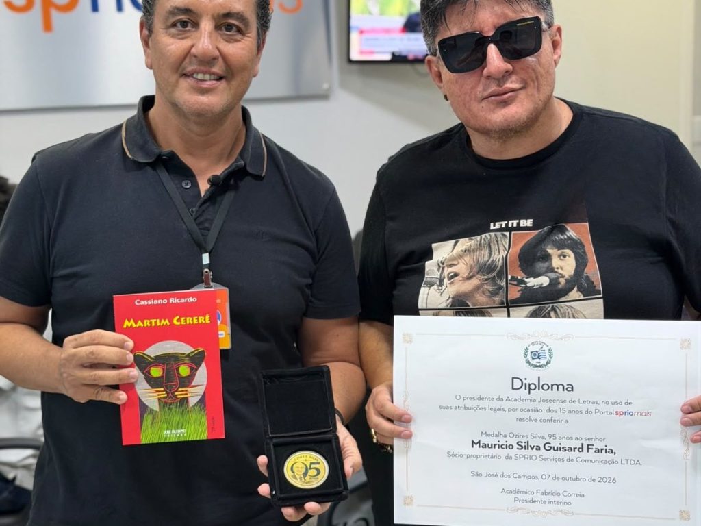 Academia Joseense de Letras homenageia Maurício Guisard pelos 15 anos do spriomais