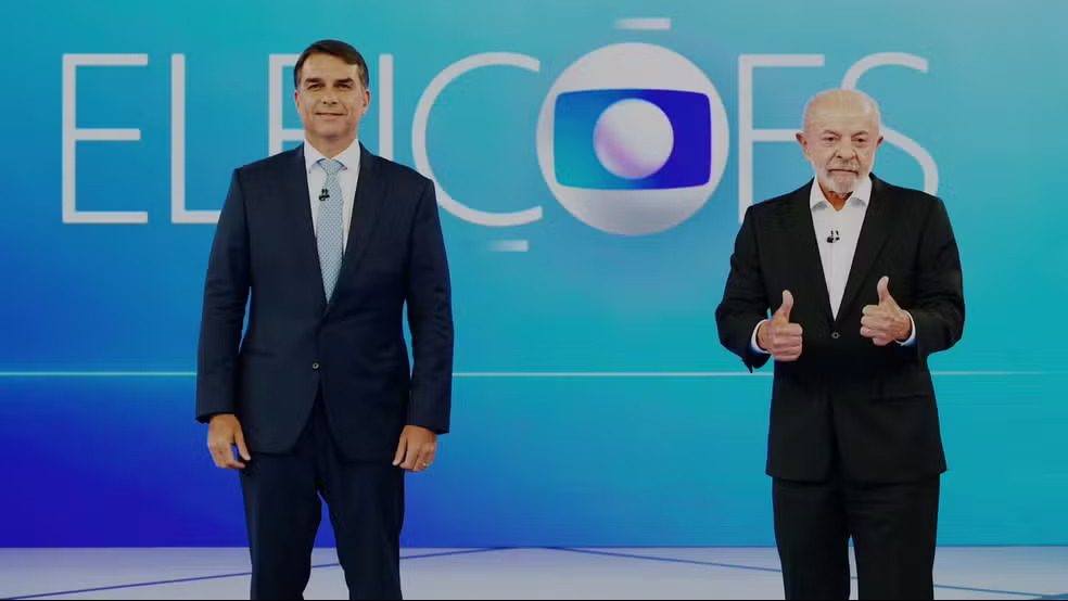Último debate do 2º turno: Flávio Bolsonaro e Lula trocam acusações e propostas na TV Globo