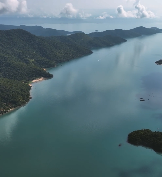 Saco do Mamanguá: como ir até o único fiorde tropical do mundo
