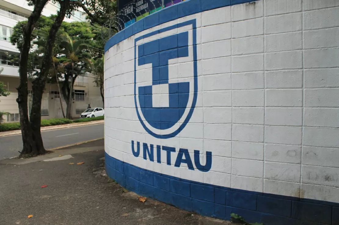Fachada da Unitau (Universidade de Taubaté)