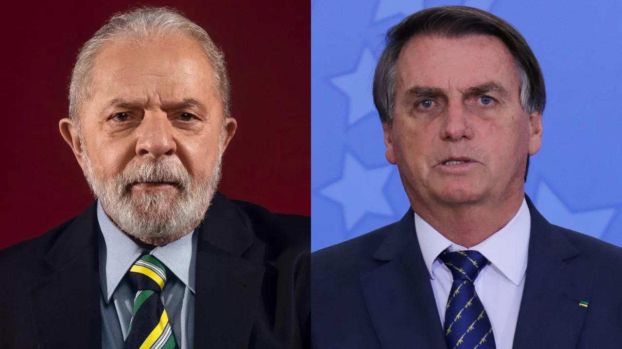 Colagem mostra foto de Lula de terno e fundo vinho e Bolsonaro, também de terno, em fundo azul.