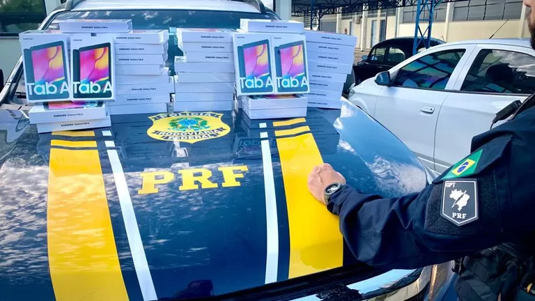 Eletrônicos apreendidos em cima de carro da PRF na