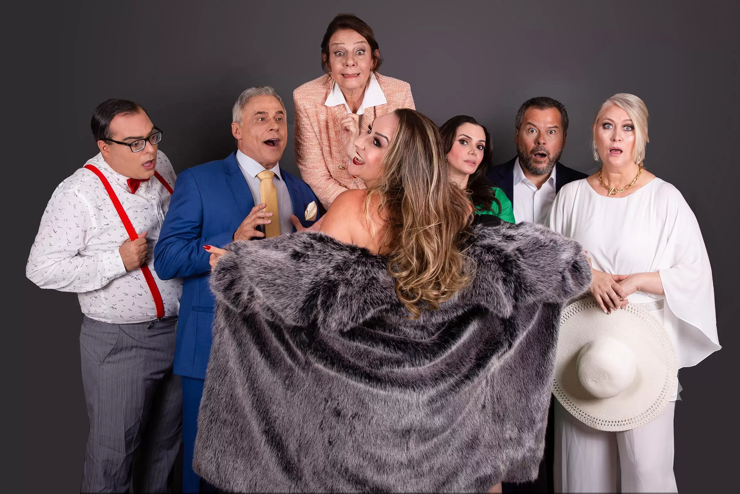 Elenco da peça teatral vison voador, que faz parte da programação do Teatro Colinas em São José