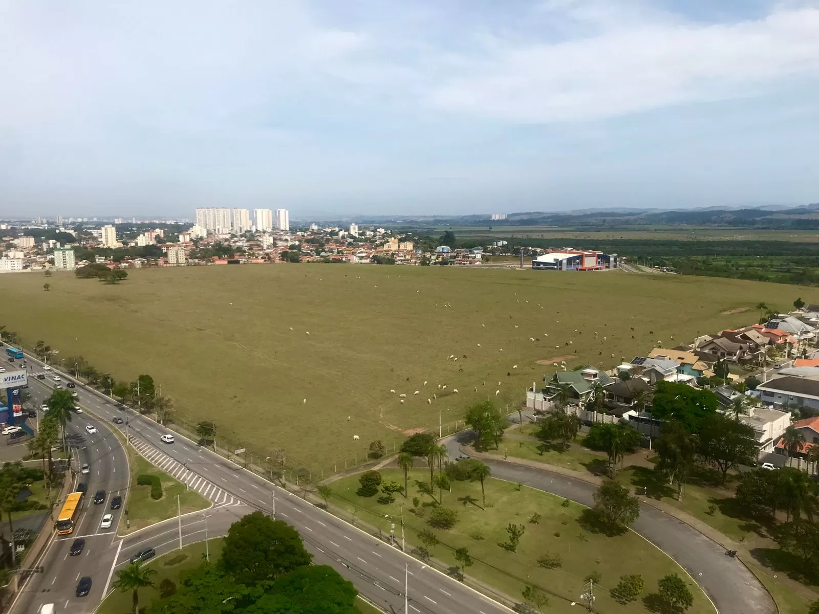 vista do terreno das vaquinahs no jardim aquarius em são josé