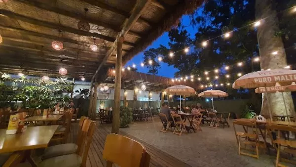 espaço interno e aberto do varanda espetinhos em sjc
