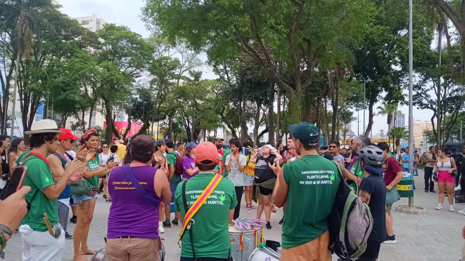 Tema da Marcha da Maconha foi "Descriminaliza o Pobre: Planta Legal, no SUS e no Quintal"