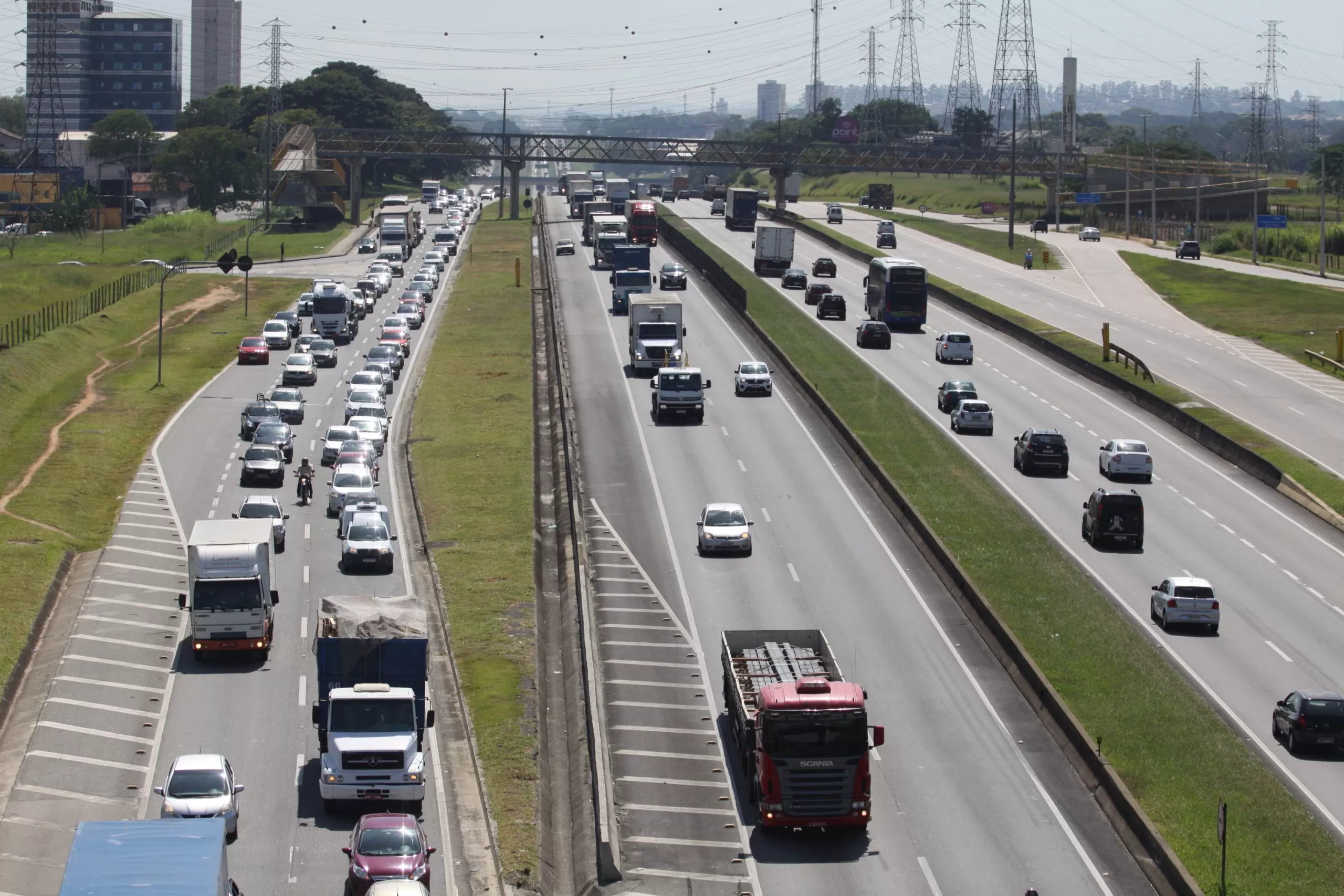 Trecho da Via Dutra, administrada pela CCR RioSP, que tem operação especial no feriado