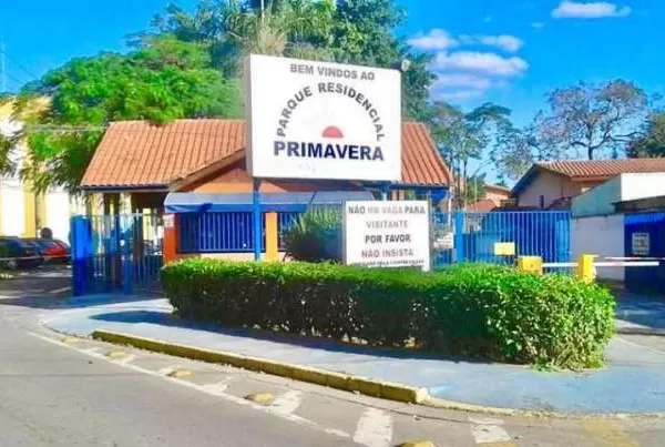 Fachada do Condomínio Residencial Primavera, que apresentava falta d'água em SJC; abastecimento deve voltar ao normal nesta segunda-feira (27)