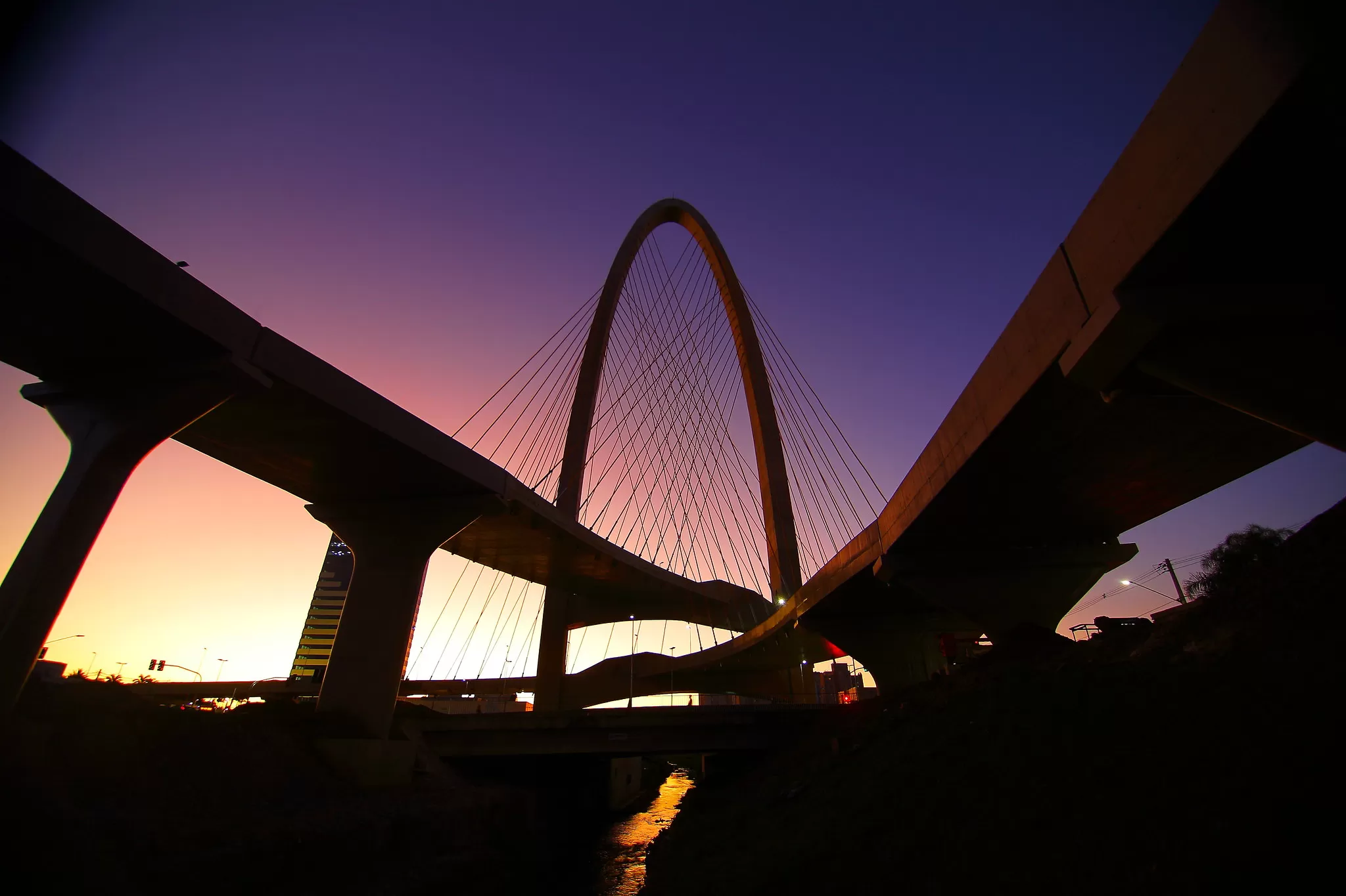 arco da inovação em são josé dos campos no final de tarde