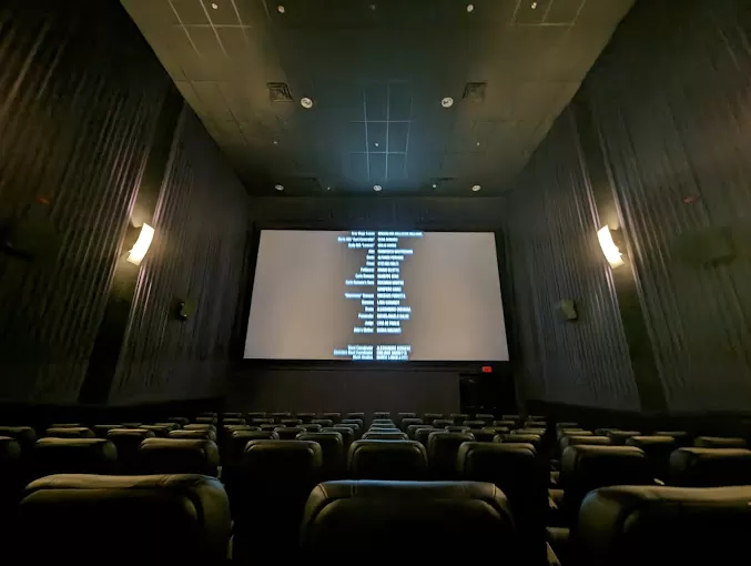 sala de cinema do cinemark colinas shopping em são josé