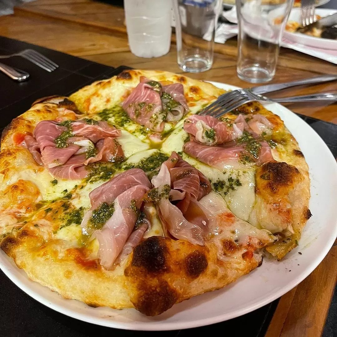 Pizza de longa fermentação do Emporio MD