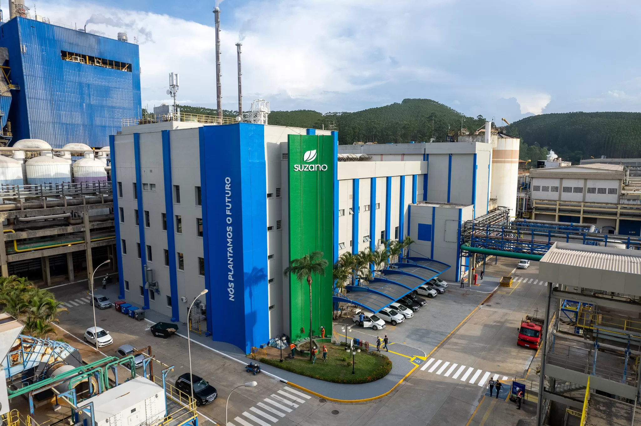Fábrica da Suzano em Jacareí, que está com vagas de estágio abertas