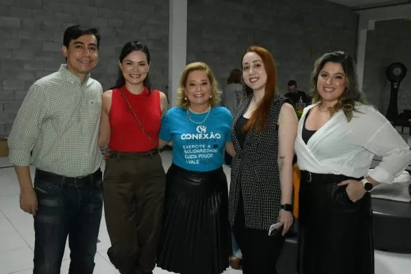 Célia Moscardi com Fernando Marchesi, Patrícia Johansson, Jaqueline Altoé e Vanessa Rachid