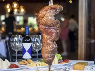 carne no espeto em churrascaria