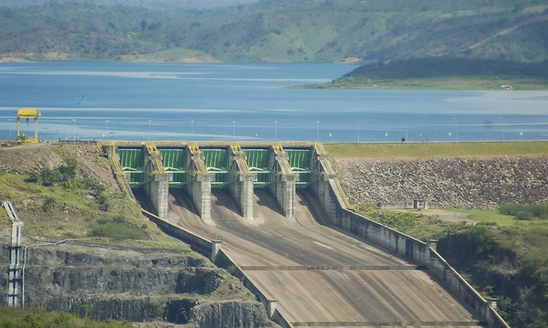 hidrelétrica; sistema de geração de energia por água; conta de luz vai ficar mais cara em julho por falta de chuvas que abastecem sistema