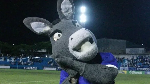 'O Vale tem dono': Após classificação, Taubaté lota redes sociais de provocações ao São José