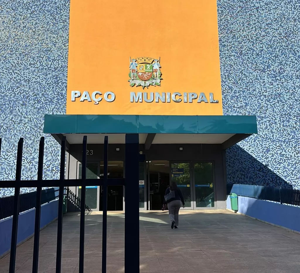 Serviços públicos funcionam parcialmente em SJC no feriado desta quarta