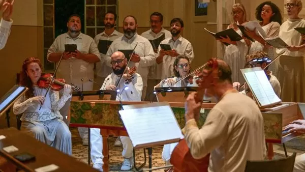 Concerto do CAEB e Coro Luther King encanta público na Capela do Vicentina Aranha