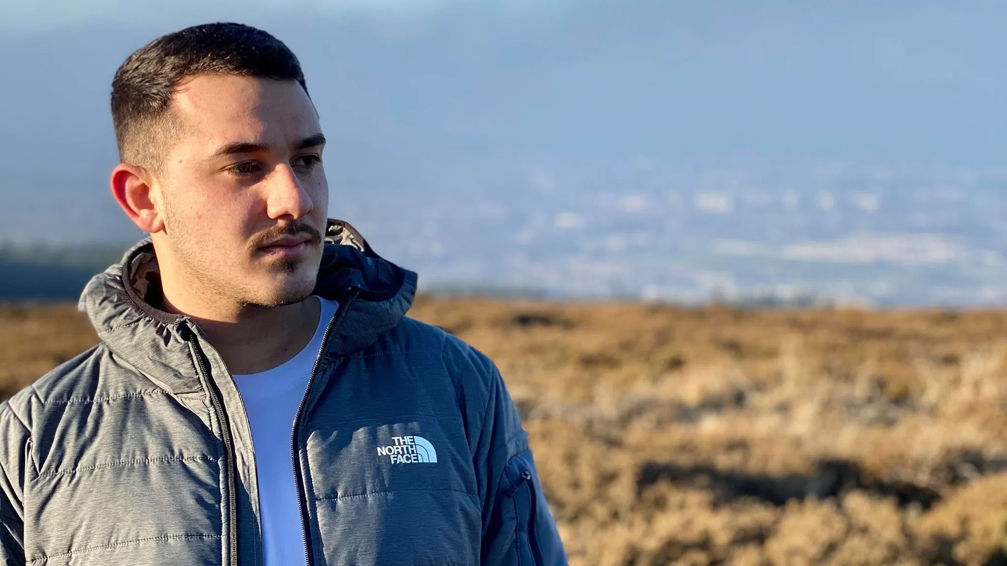 João Henrique, filho do prefeito de SJC, que recebeu alta do hospital após ter perna amputada na Irlanda