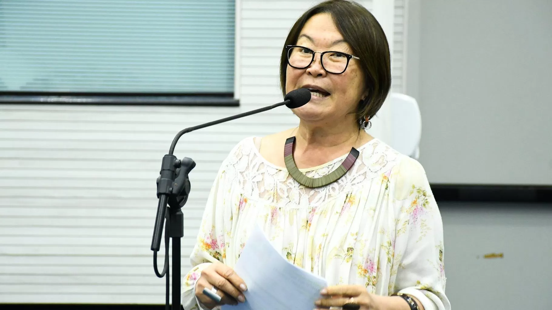 ‘Foi comida de bola’, diz Amélia Naomi (PT) sobre voto a favor de frente parlamentar que defende anistia do 8 de janeiro