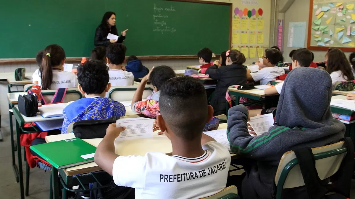 Jacareí abre inscrições para processo seletivo da Educação com salários de até R$ 4,3 mil