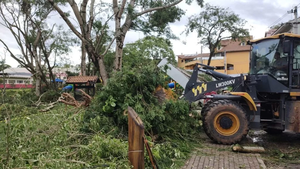 Temporal causa R$ 1,5 milhão em prejuízos em Paraibuna; Mercado Municipal precisa de R$ 500 mil para reparos