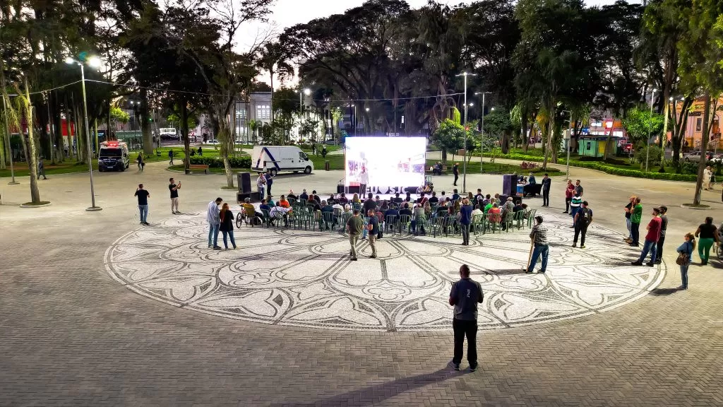 Praça Afonso Pena vira telão para estreia do Brasil na Copa; torcida pode levar cooler, mas vidros são proibidos