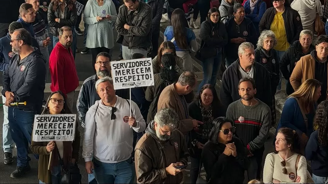 Greve dos servidores municipais de Taubaté completa 11 dias