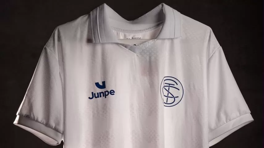 Taubaté lança camisa em homenagem ao centenário do título do Interior de 1926