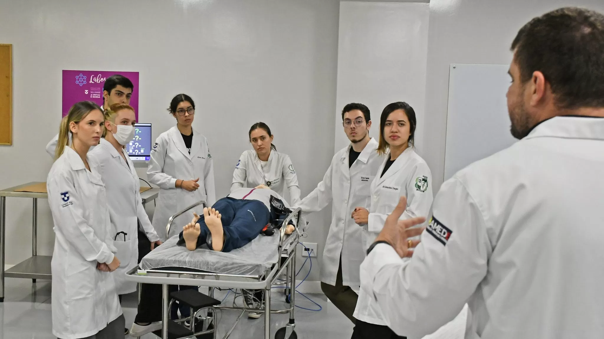 Primeira turma de Medicina UNITAU campus Caraguá inicia internato