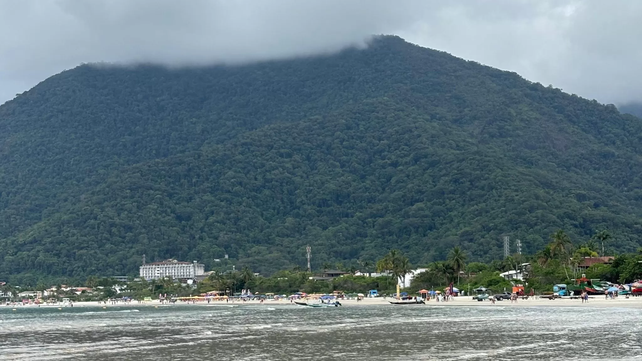 Ubatuba suspende aulas após alerta de ventos a partir de 80 km/h no litoral