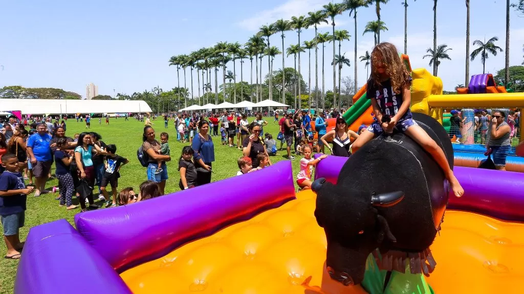 Dia das Crianças em SJC terá brinquedos infláveis, futebol de sabão, sorvete e algodão-doce no Parque da Cidade